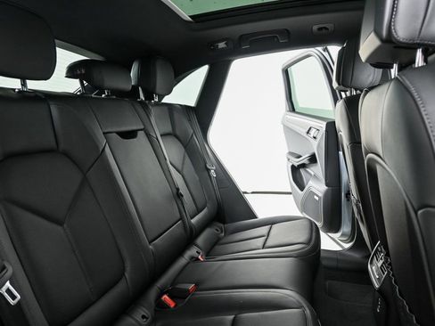 New 2026 Porsche Macan image 22