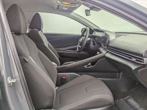 Used 2024 Hyundai Elantra SEL image 21