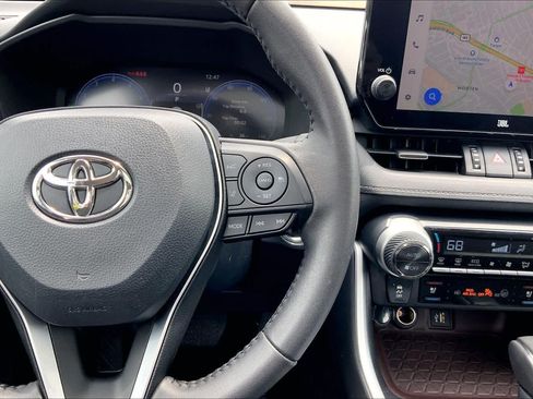 Used 2025 Toyota RAV4 Limited FWD image 25