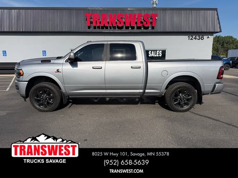 Used 2022 RAM 3500 Limited AWD/4WD image 2