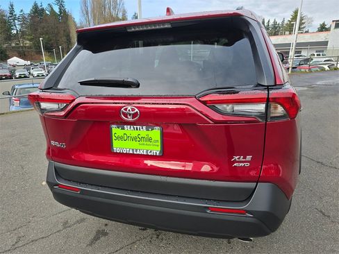 New 2025 Toyota RAV4 XLE image 15