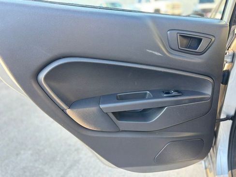 Used 2012 Ford Fiesta SES image 17