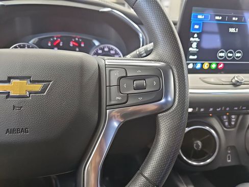 Used 2025 Chevrolet Blazer LT FWD image 17