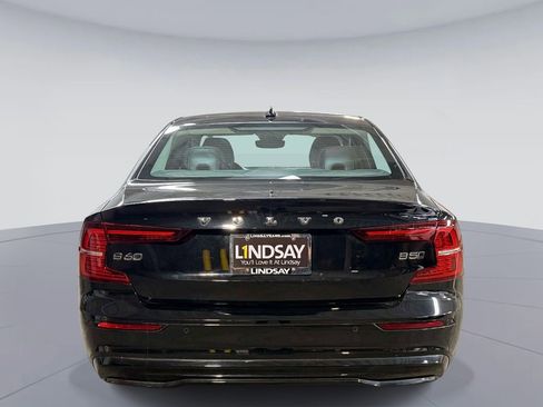 Used 2025 Volvo S60 B5 Plus AWD/4WD image 11