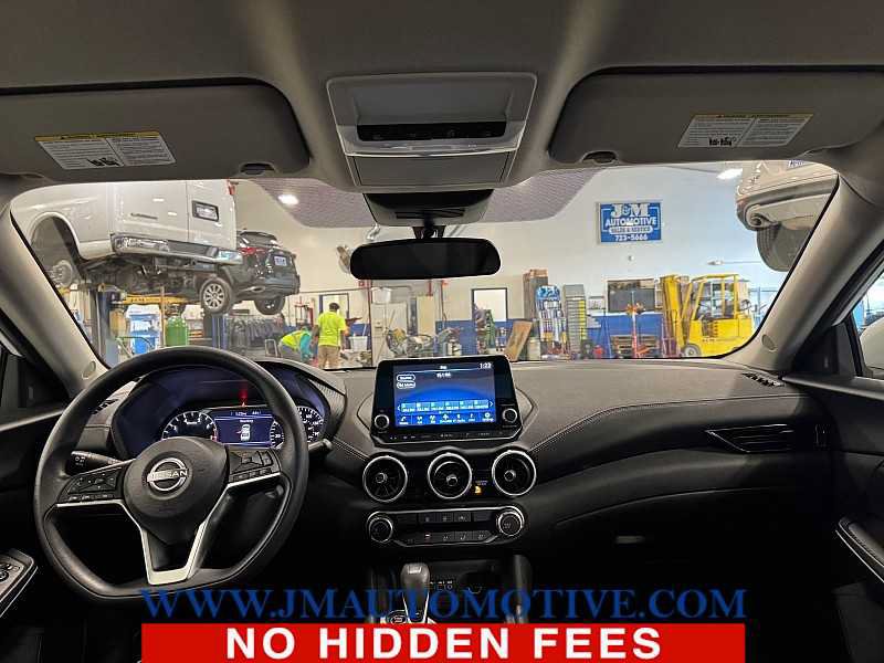 Used 2024 Nissan Sentra SV FWD image 11