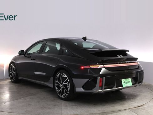 Used 2023 Hyundai Ioniq 6 Limited RWD image 17