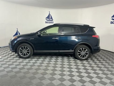Used 2018 Toyota RAV4 Limited AWD/4WD image 4
