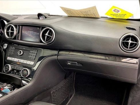 Used 2019 Mercedes-Benz SL 550 SL 550 image 15
