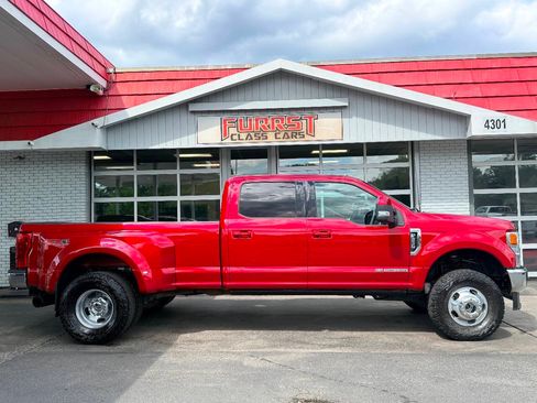 Used 2022 Ford F350 Lariat w/ Lariat Ultimate Package AWD/4WD image 2