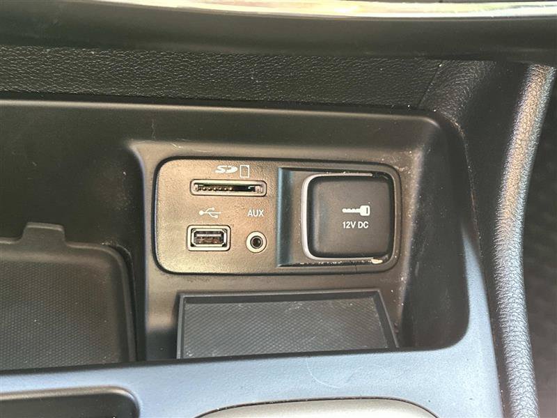 Used 2018 Jeep Cherokee Latitude w/ Comfort & Convenience Group FWD image 19