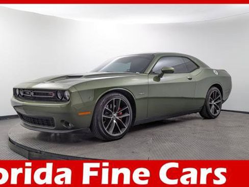 Used 2018 Dodge Challenger R/T w/ Performance Handling Group RWD image 1