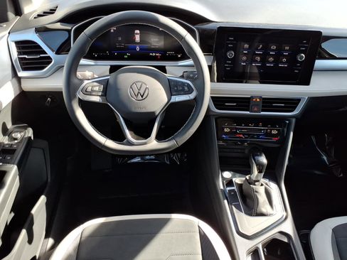 New 2026 Volkswagen Taos SE image 16