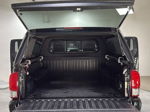 Used 2017 Toyota Tacoma TRD Off-Road w/ Premium & Technology Package image 16