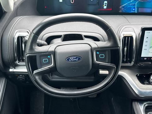 Used 2025 Ford Expedition Platinum AWD/4WD image 23