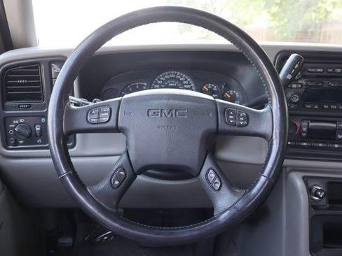 Used 2004 GMC Sierra 2500 SLT w/ Heavy-Duty Power Package AWD/4WD image 18