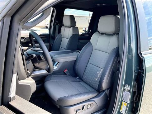 New 2026 Chevrolet Silverado 2500 ZR2 w/ LPO, Dark Essentials Package AWD/4WD image 7