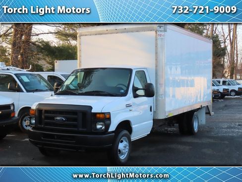 Used 2017 Ford E-350 and Econoline 350 Super Duty w/ Power Windows & Locks Group image 1