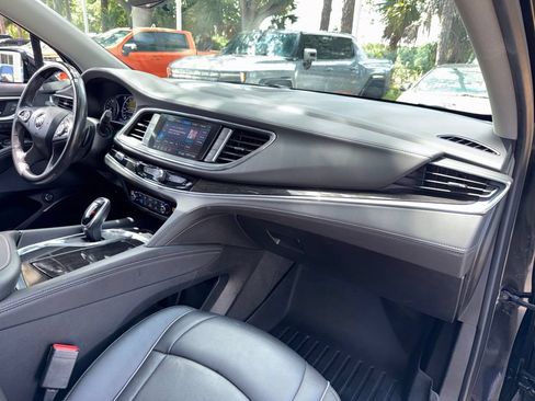 Used 2020 Buick Enclave Avenir w/ Avenir Technology Package AWD/4WD image 26