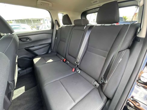 Used 2024 Nissan Rogue S image 23