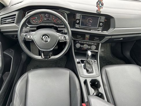 Used 2019 Volkswagen Jetta SE image 16