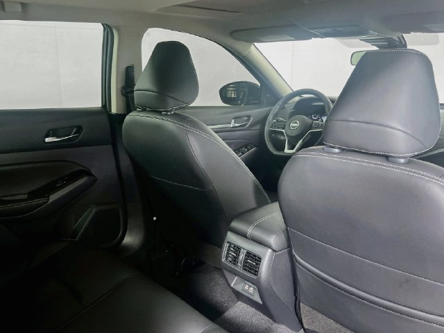 Used 2024 Nissan Altima 2.5 SL FWD image 8
