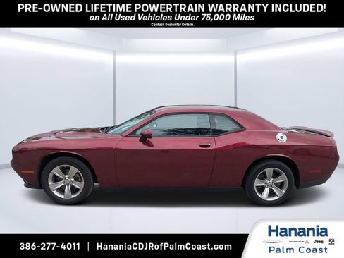 Used 2022 Dodge Challenger SXT RWD image 6