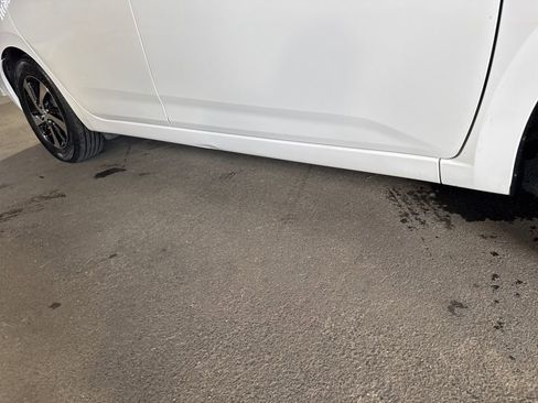 Used 2024 Nissan Versa S FWD image 8