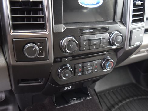 Used 2017 Ford F150 XLT w/ Equipment Group 302A Luxury AWD/4WD image 16