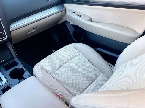Used 2018 Subaru Outback 2.5i Premium image 22