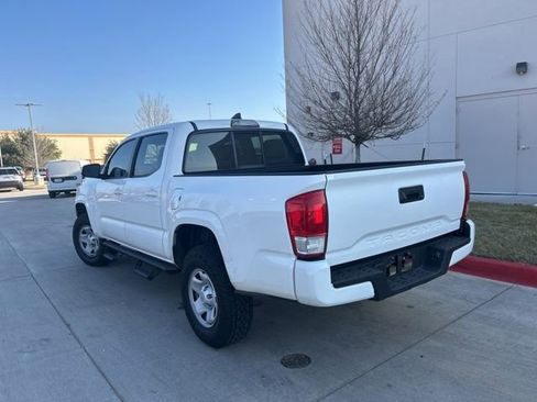 Used 2017 Toyota Tacoma 2WD Double Cab image 5