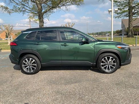 Used 2023 Toyota Corolla Cross XLE w/ Convenience Package image 3