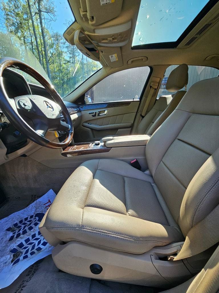Used 2011 Mercedes-Benz E 350 4MATIC Sedan image 16