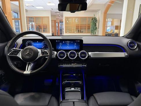 Used 2025 Mercedes-Benz GLB 250 image 11
