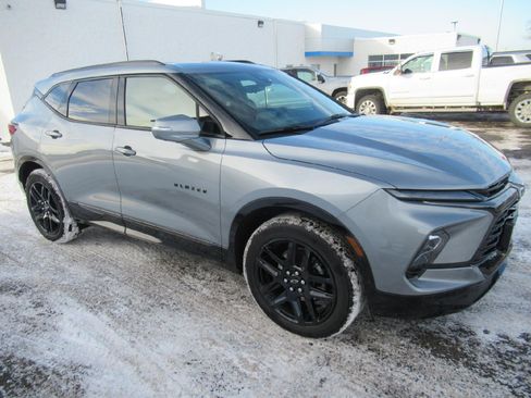 Certified 2024 Chevrolet Blazer RS w/ Driver Confidence II Package image 3