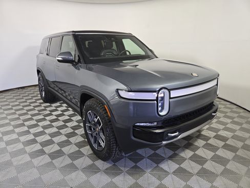 Used 2024 Rivian R1S Adventure image 7
