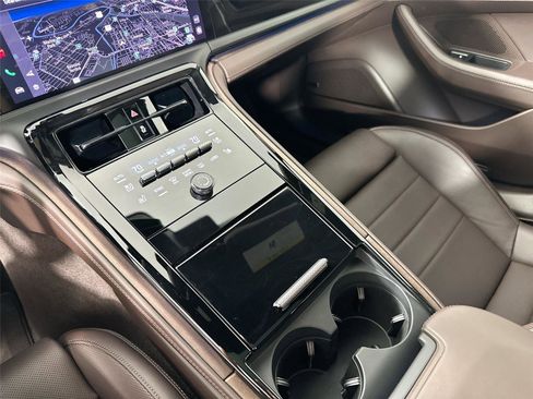 Certified 2025 Porsche Panamera 4 AWD/4WD image 26