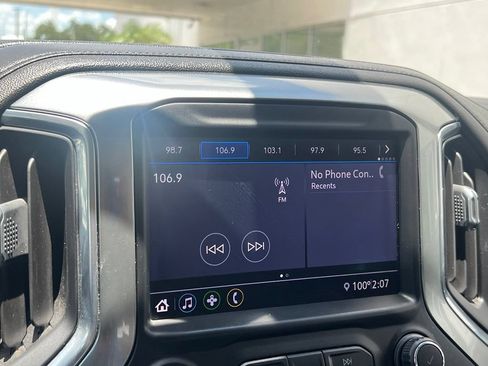 Used 2020 Chevrolet Silverado 1500 LT RWD image 17