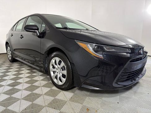 Used 2024 Toyota Corolla LE FWD image 1