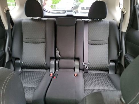 Used 2020 Nissan Rogue S w/ Special Edition Package FWD image 12