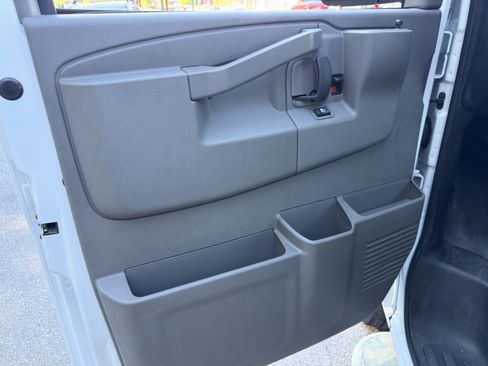 Used 2025 GMC Savana 2500 w/ Driver Convenience Package RWD image 7