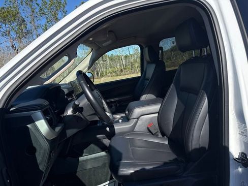 Used 2024 Ford Expedition XLT image 3