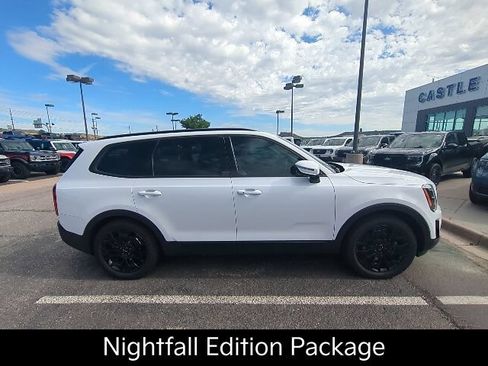 Used 2022 Kia Telluride SX w/ Nightfall Edition Package AWD/4WD image 4