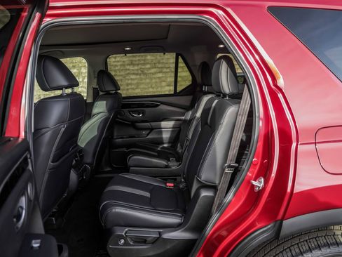 Used 2025 Honda Pilot Touring image 20