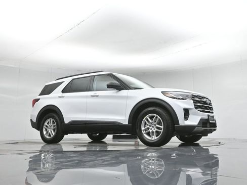 New 2026 Ford Explorer Active image 50