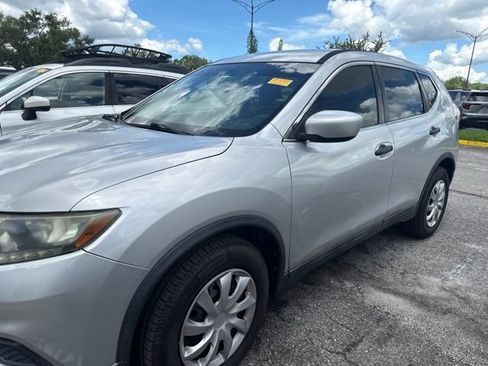 Used 2016 Nissan Rogue S FWD image 4