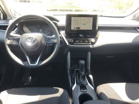 Certified 2024 Toyota Corolla Cross LE w/ Moonroof Package image 11