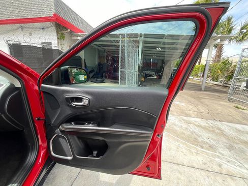 Used 2020 Jeep Compass Sport w/ Tech Group image 16