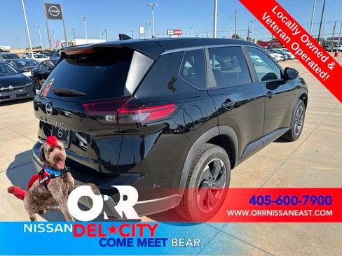 Used 2025 Nissan Rogue SV FWD image 5