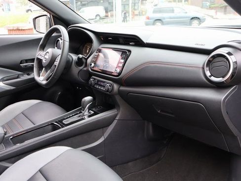 Used 2024 Nissan Kicks SR w/ SR Premium Package FWD image 10