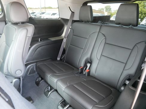 Used 2023 GMC Acadia SLT w/ Elevation Edition AWD/4WD image 36